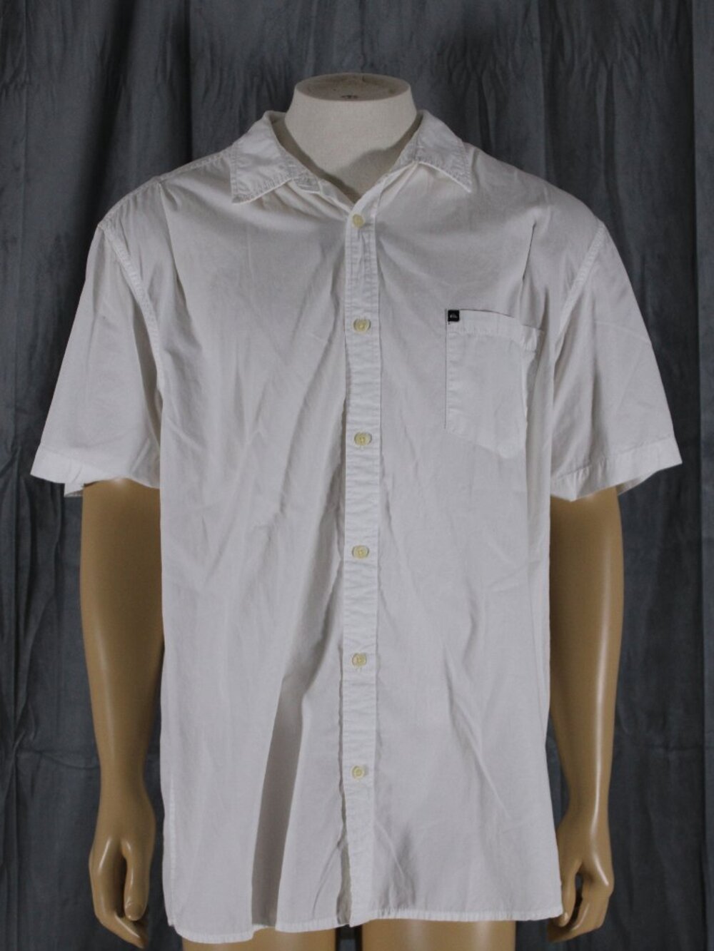 Skateboard Shirt - Quicksilver Short Sleeve Button Down - Men's Extra-Large